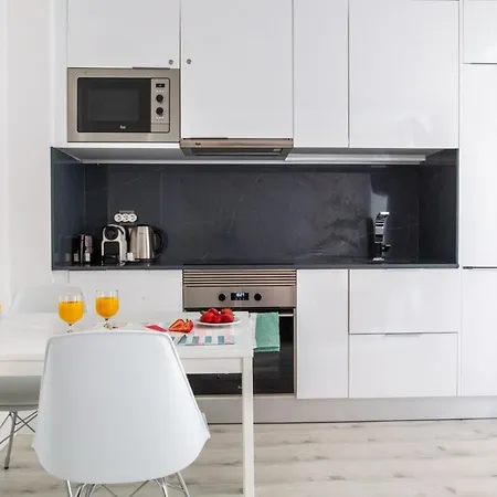 Plum Guide - Flamboyance Apartment